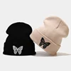 Mode bonnets tricotés chapeau papillon broderie hiver chaud Ski chapeaux Skullies casquettes doux élastique casquette Sport Bonnet hommes femmes ► Photo 1/6