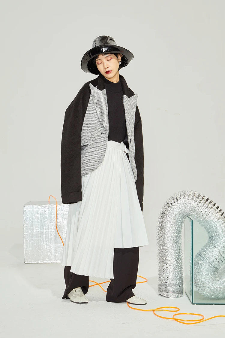 [EAM] Loose Fit Black Contrast Color Big Size Woolen Coat Parkas New Long Sleeve Women Fashion Tide Autumn Winter 1M482