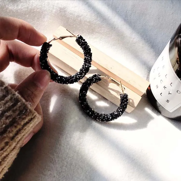 Циркон Круг черный обруч серьги для Для женщин Простой Шарм серьги Модные украшения личности серьги женские сережки бижутерия