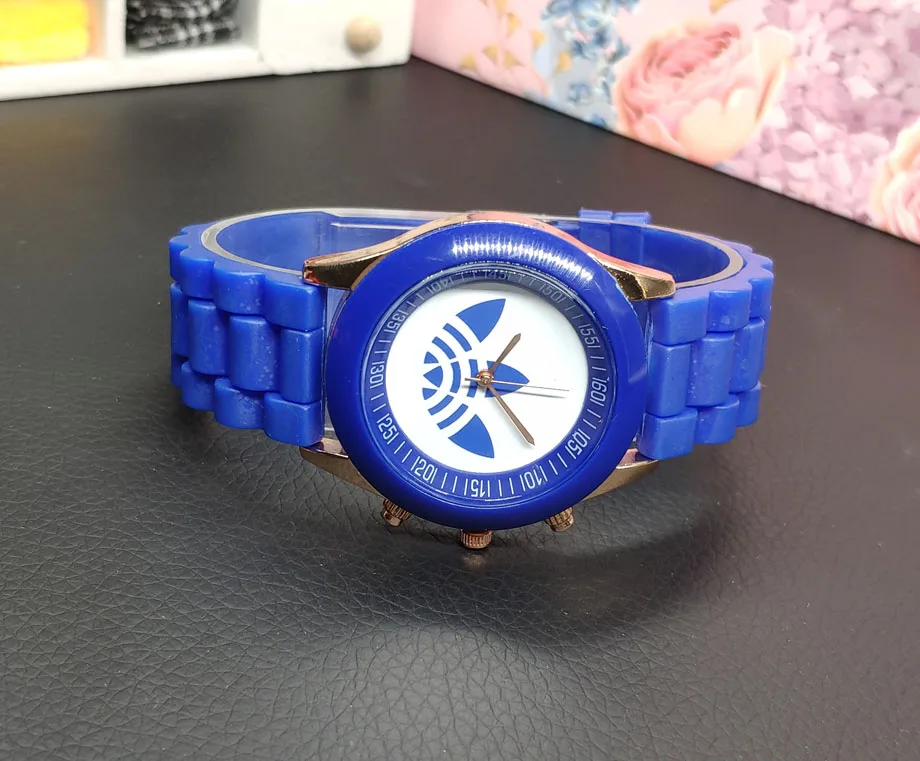 Мода Женева женские часы в стиле кэжуал горячая Распродажа часы унисекс с украшением в виде кристаллов Силиконовые кварцевые часы, женские наручные часы relogio Feminino