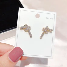 Изысканный CZ Кристалл завязанные сердце серьги Золотой Цвет кубический цирконий проложенный гвоздик серьги женские модные ювелирные изделия