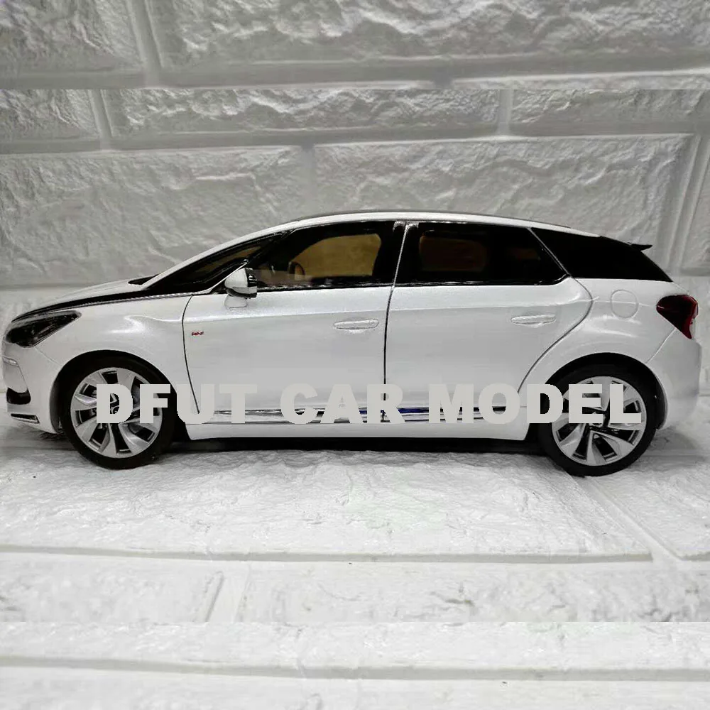 Литой Сплав 1:18 игрушка модель DS5 детская Оригинал авторизованные Аутентичные