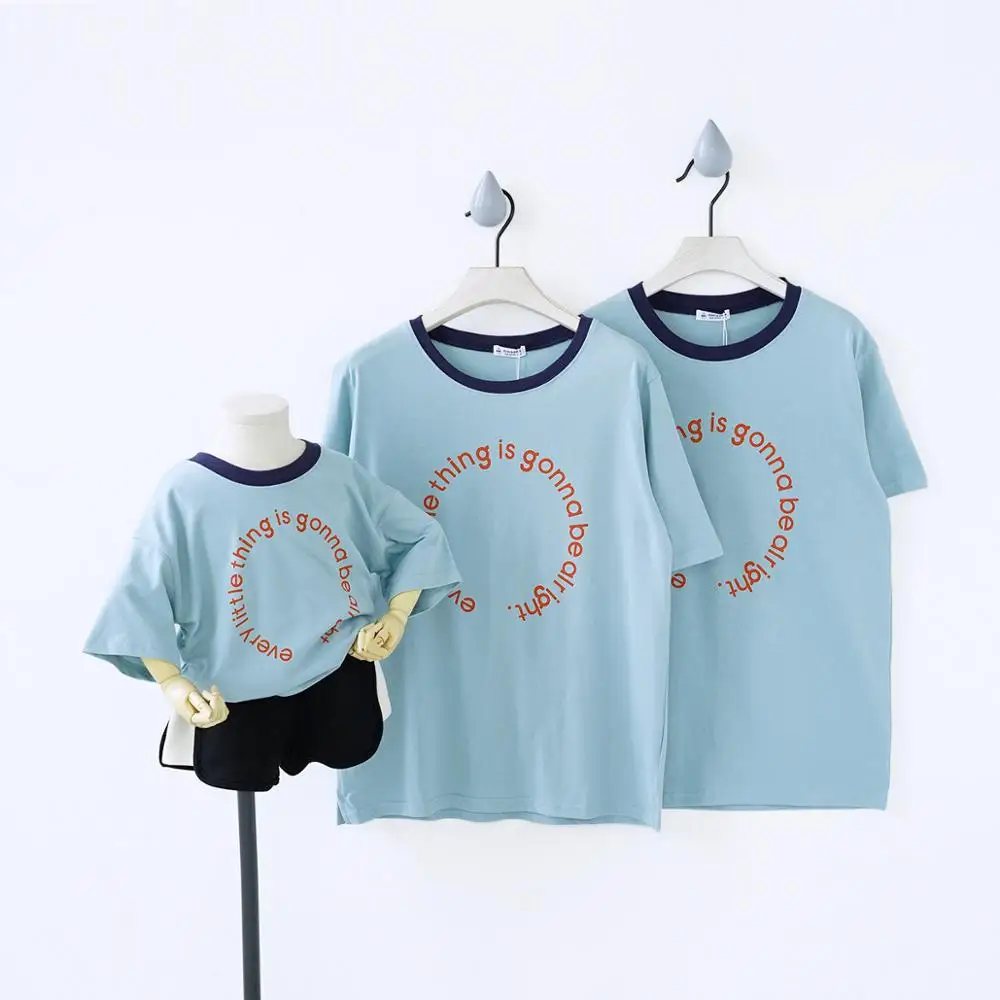 

Clothes for parents and children T -shirt printed