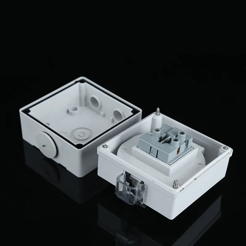 13A 250V UK Standard Outdoor Safety IP66 Waterproof Box Socket PC Material Wall Power Socket