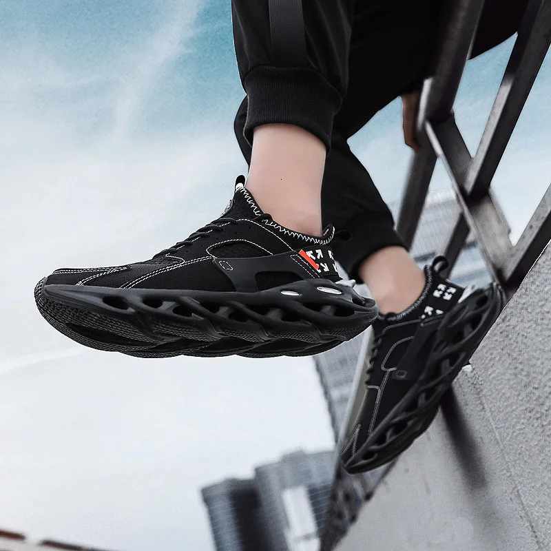 Новые мужские кроссовки черного цвета для бега, стильные мужские спортивные кроссовки с дышащей сеткой, черный светильник, удобные мягкие кроссовки высокого качества