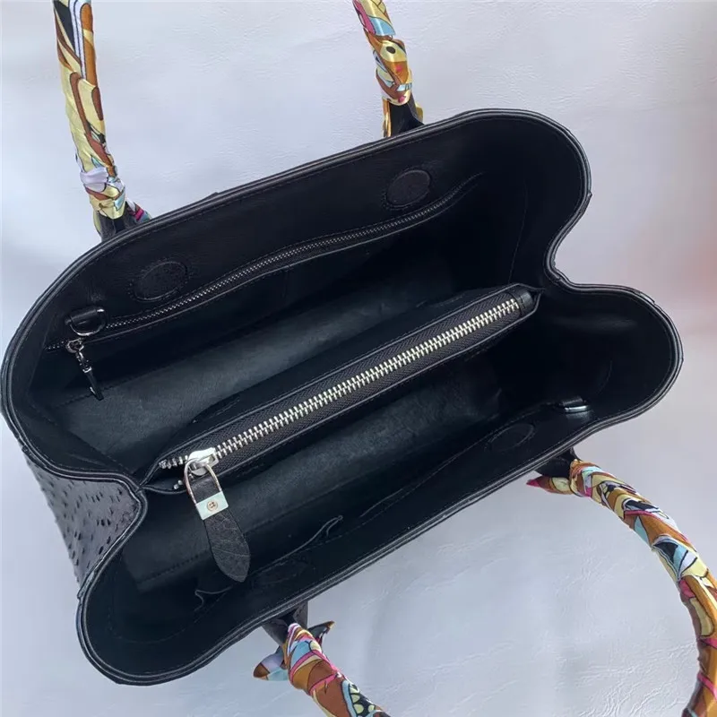 Рисунок 4 - Женская сумка-тоут из натуральной кожи страуса