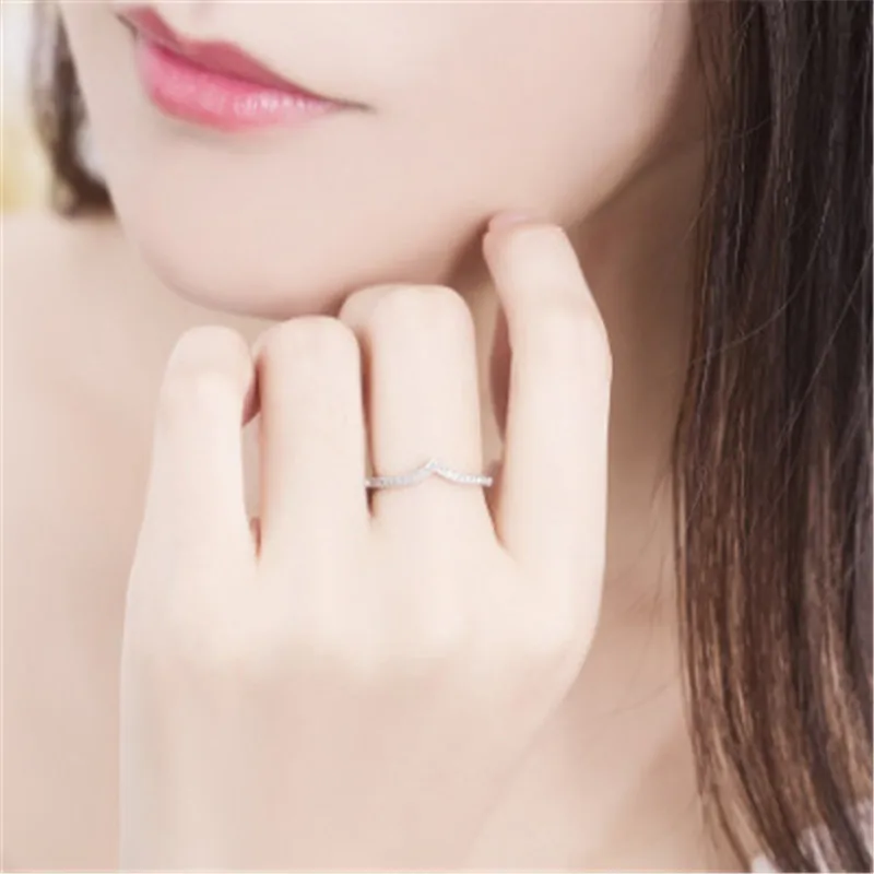 

PENGBIN Trendy Crystal v Shape Wedding Ring Elegant Charm Women Finger Engagement Rings Vintage Jewelry Accessories Gifts