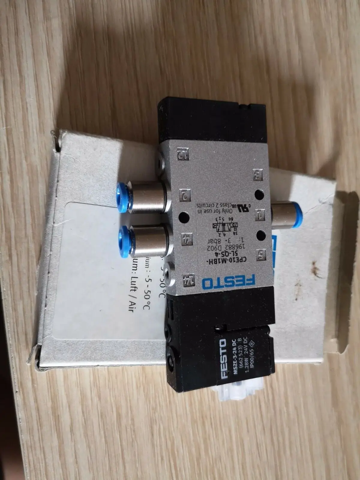 

1PC New Festo CPE10-M1BH-5L-QS-4 CPE10M1BH5LQS4 196882 Solenoid Valve