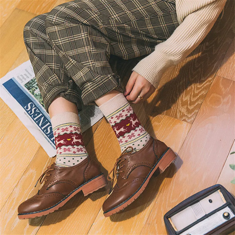 Случайные цвета, 20 шт = 10 пар, Осень-зима, повседневные женские хлопковые носки с мультяшным принтом, шерстяные удобные теплые носки, Размеры 35-41, распродажа