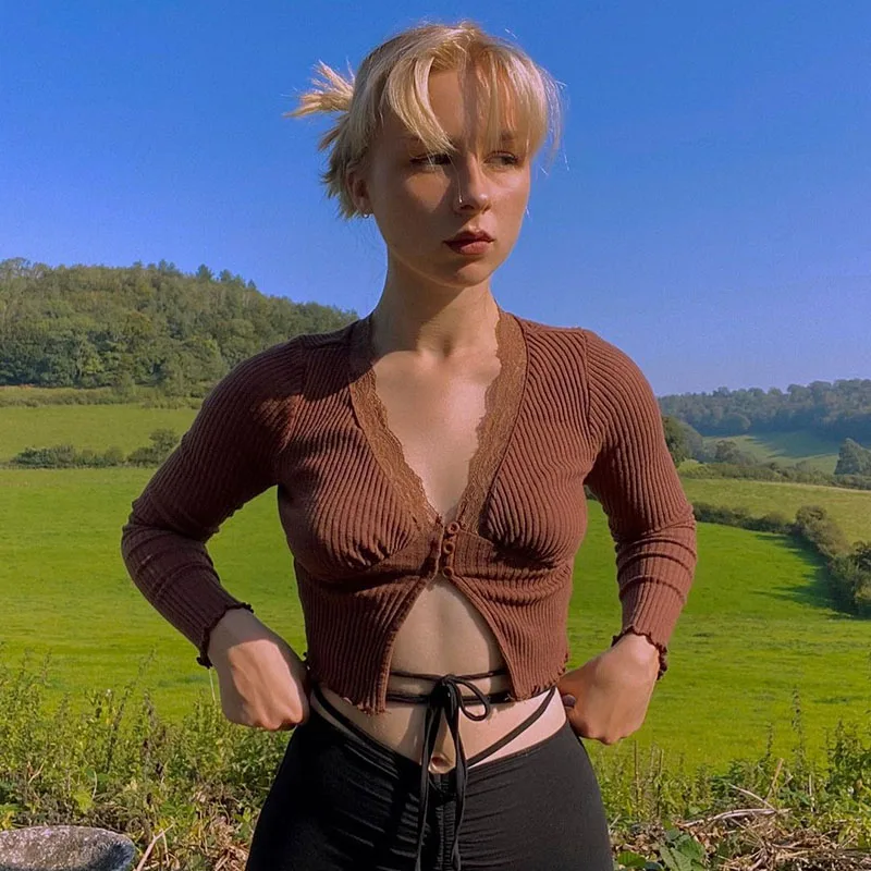 E-girl-Tops cortos con escote en V profundo de encaje Y2K, moda, dobladillo con hendidura, camisetas marrones de manga larga, Top Vintage de estética de los 90