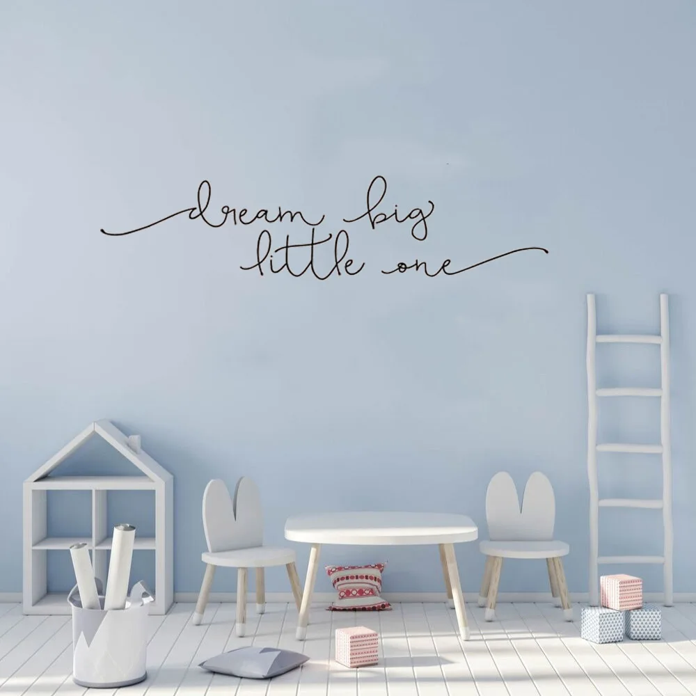 Dream Big, Little One Vinyl Wall Sticker Decalcomania Baby Nursery Bambini Citazione Motivazionale Bella Decorazione Della Camera Da Letto Fai Da Te