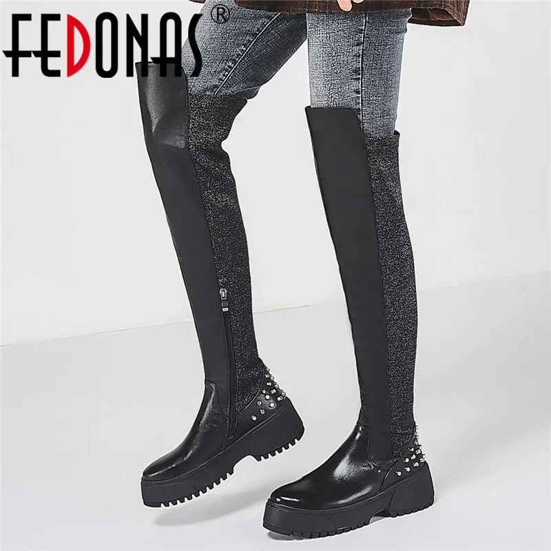FEDONAS/; популярные женские сапоги выше колена из натуральной кожи в стиле пэчворк; мотоботы с заклепками; женская обувь для ночного клуба