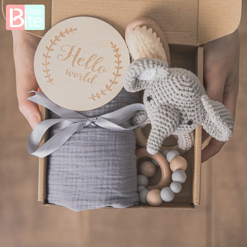 toalha de bebê banho brinquedo conjunto presentes caixa dupla face algodão cobertor de madeira chocalho pulseira crochê brinquedos bebê banho presente produto