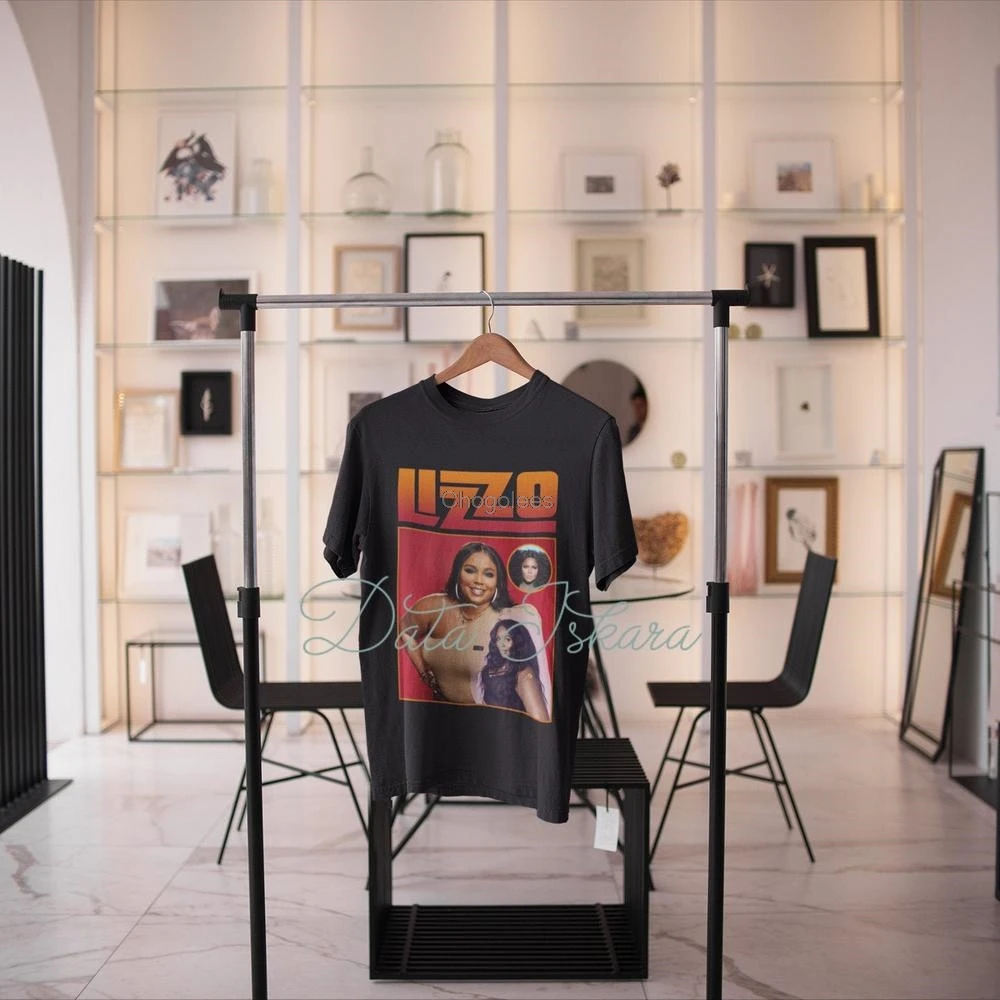 Lizzo Poster Shirt Vintage designLizzo Singer Unisex TShirtLizzo T shirtLizzo Clothing | Мужская одежда