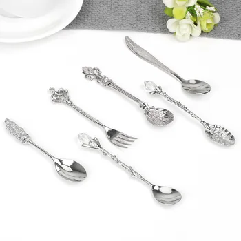 

NICEYARD Vintage Royal Style Royal Antique Flower Carved Spoon and Fork Set for Coffee Tea Milk Dessert Fruit 6 Pieces/set