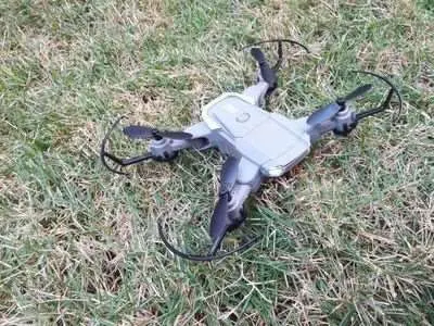 Отзыв о товаре Новая мини-камера KY905 UAV 4K HD может поворачиваться с одной кнопкой складной пульт дистанционного управления Квадрокоптер Профессиональный Дрон от пользователя U***u