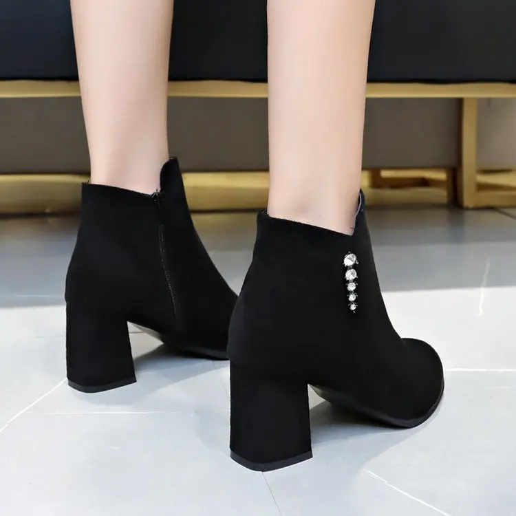 

2019 Autumn And Winter New Style Side Zipper Man-made Diamond Chunky Heel Pointed Short Boots And Bare Boots Large Size Martin B