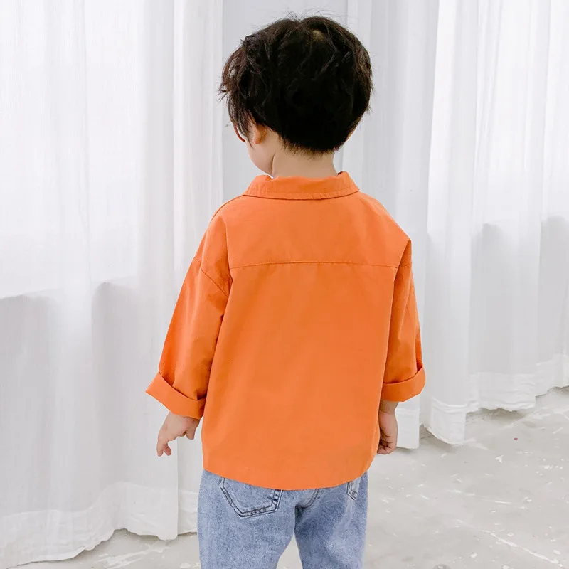 Детская рубашка осенняя одежда с длинными рукавами для мальчиков г. Повседневная однотонная хлопковая рубашка в Корейском стиле для детей среднего возраста