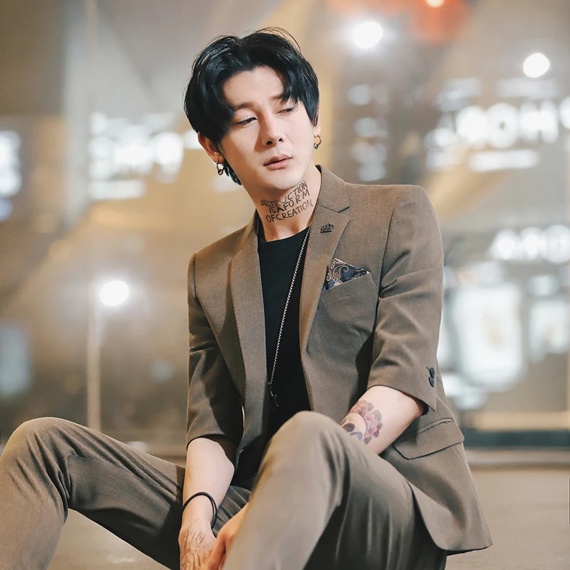 

2020 Casual Trend Handsome New Suit Male Korean Version Of The Self-cultivation Solid Color Summer Sleeves Suit + Pants