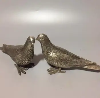 

Chinese Hand-made Tibet Silver Sculpture A Pair Peace Pigeons Animal Statue Individuality Creativity Happy Home Decoration
