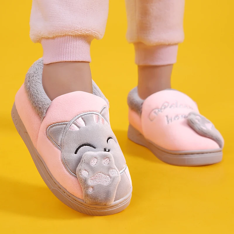Puimentiua; зимние детские тапочки для мальчиков и девочек; домашние тапочки с милым котом; детская теплая Домашняя нескользящая обувь - Цвет: Pink