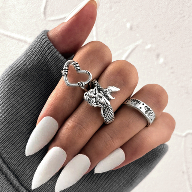 Gothic Heart Ring Set for Women Black Dice Vintage Hip-Hop Silver Plated Retro Rhinestone Charm Butterfly Finger Jewelry