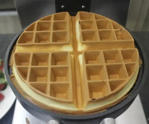Commercial Electric Rotary Waffle Baker Waffle Making Machine 220V