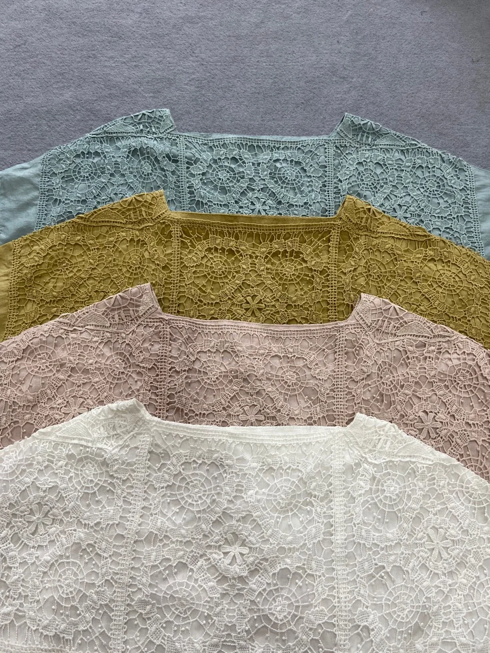 D'été Parisienne En Dentelle à Col Roulé Chemisier Fleuri En Dentelle