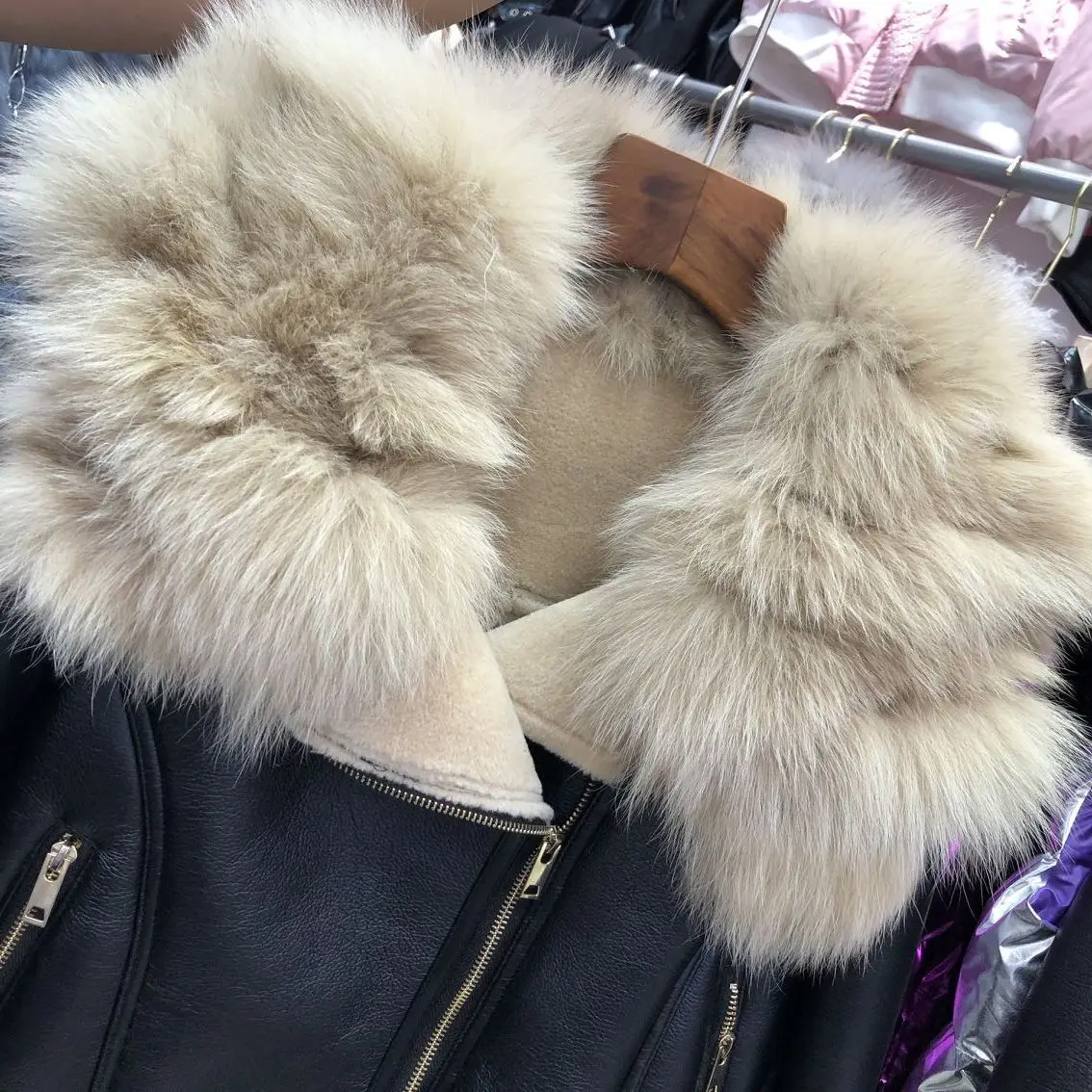 Big Fox Fur Collar Thickened Warm PU Leather Jacket Woman Winter Short Coat Lady Locomotive Jacket Streetwear Warm Coats