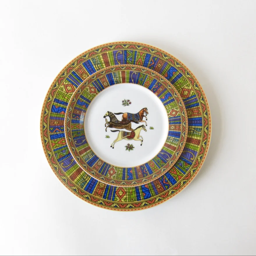 

Ancient Running Horse Decorative Ceramic Assiette Retro Artistic Souvenir Home Restaurant Luxury Serving Plates