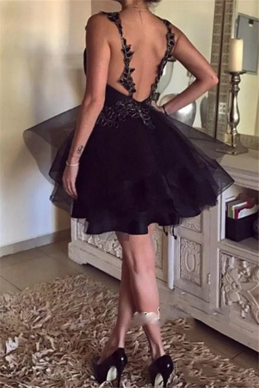 2019-Black-Backless-Short-Cocktail-Dresses-Deep-V-neck-Floral-Appliques-Mini-Homecoming-Dresses-Tutu-Party (2)
