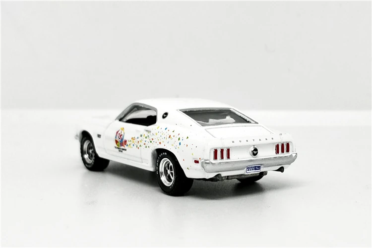 Зеленый светильник 1: 64 1969 Ford Mustang Boss 429 бутик сплава автомобиля игрушки для детей Детские игрушки модель оптом