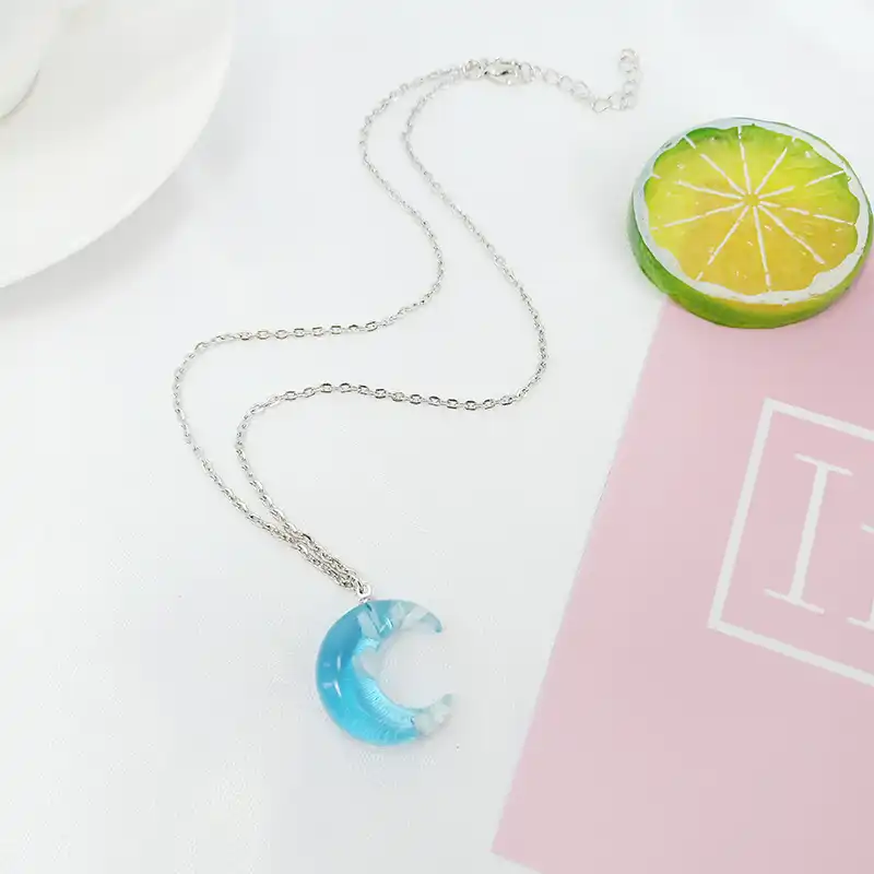 ヨーロッパとアメリカの新シンプルなファッションリトル新鮮なガールアクリルブルームーンの形のペンダントネックレスのすべての種類 チェーンネックレス Aliexpress