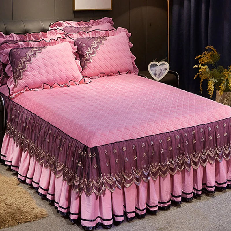 

Luxury quilted lace bed cover 1/3pcs crystal velvet princess pink bedspreads warm mattress cover skirted anti-skid bed cover