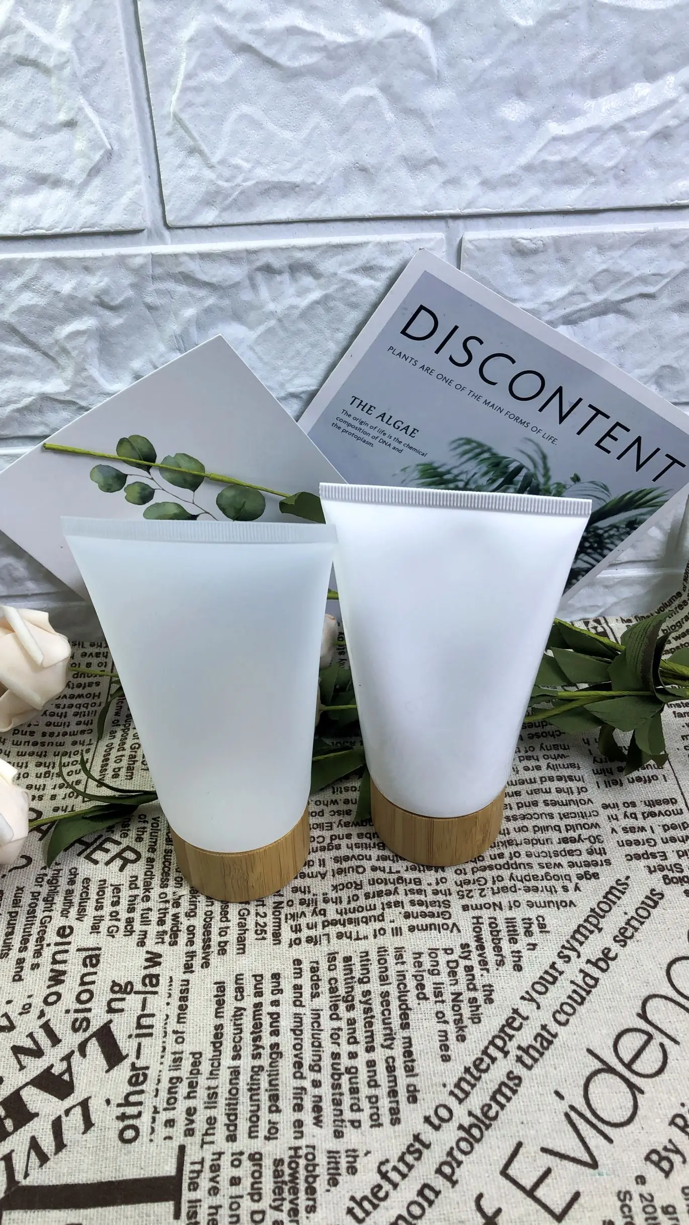 

100 шт., пластиковые флаконы для косметики с бамбуковой крышкой