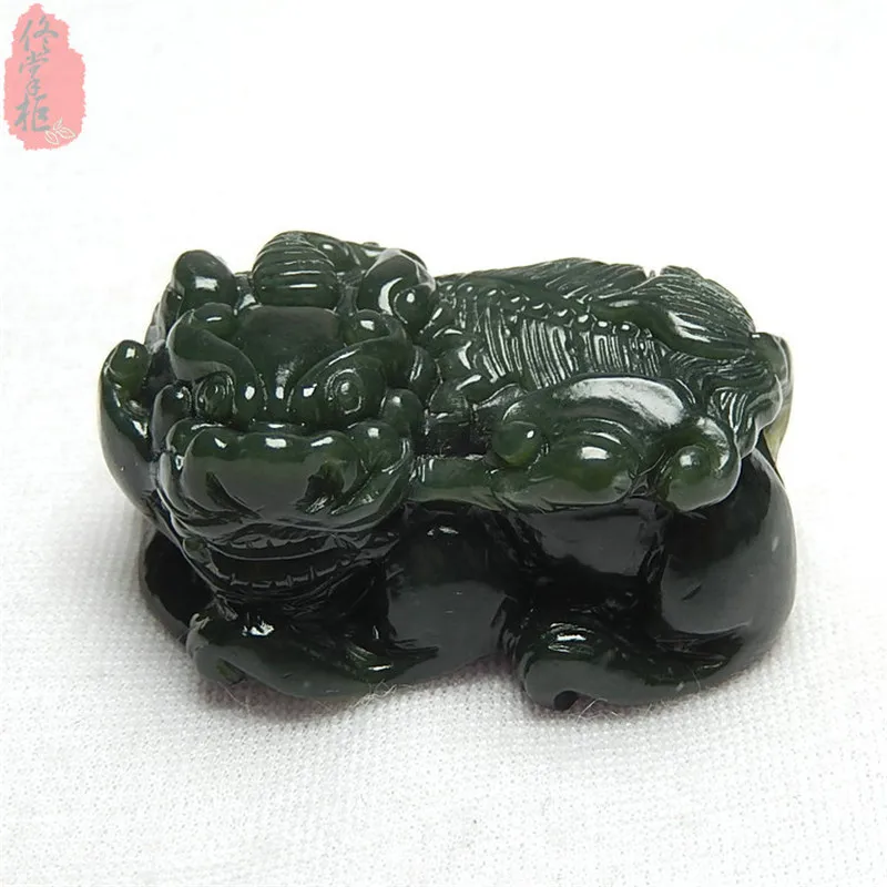 

Natural Xinjiang Hetian jade pendants men's domineering Charm