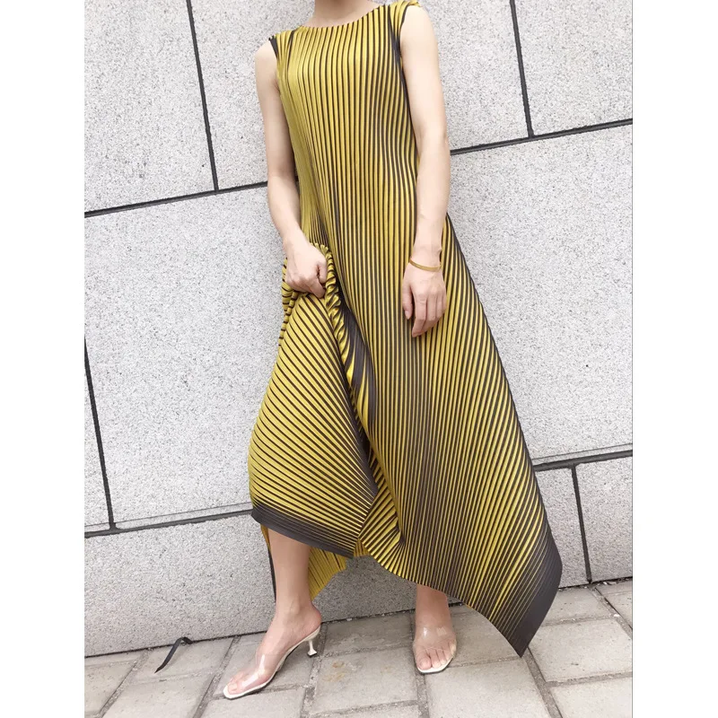

Pleated Miyake Striped Dress Sleeveless O-Neck Ankle-Length Gradient Color Dress New Summer Fashion Plus Size Party Dress Women