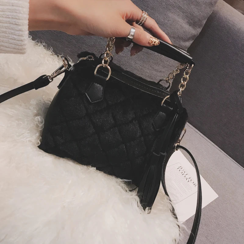 Black Elegant Female Plaid Tote Bag Winter New Quality Soft Plush Women's Designer Handbag High capacity Shoulder Messenger bags - Color: Black