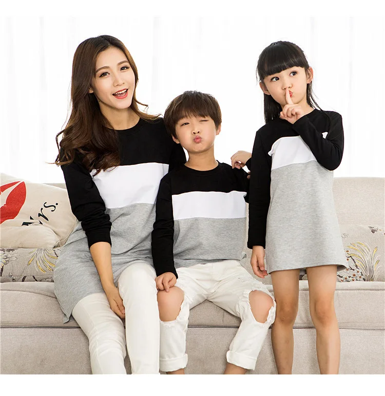 Одинаковая одежда для семьи Одежда для мамы и меня одинаковые Семейные комплекты одинаковая цветная футболка с длинными рукавами длинные пары