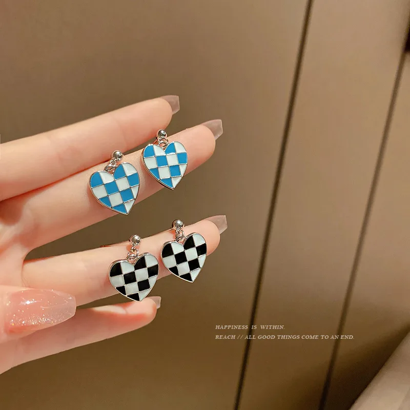 2 Colori Scacchiera Coreana Orecchini Amore Carino Ins Design Di Nicchia Senso Personalità Orecchini Selvatici Orecchini Rossi Netto Femmina