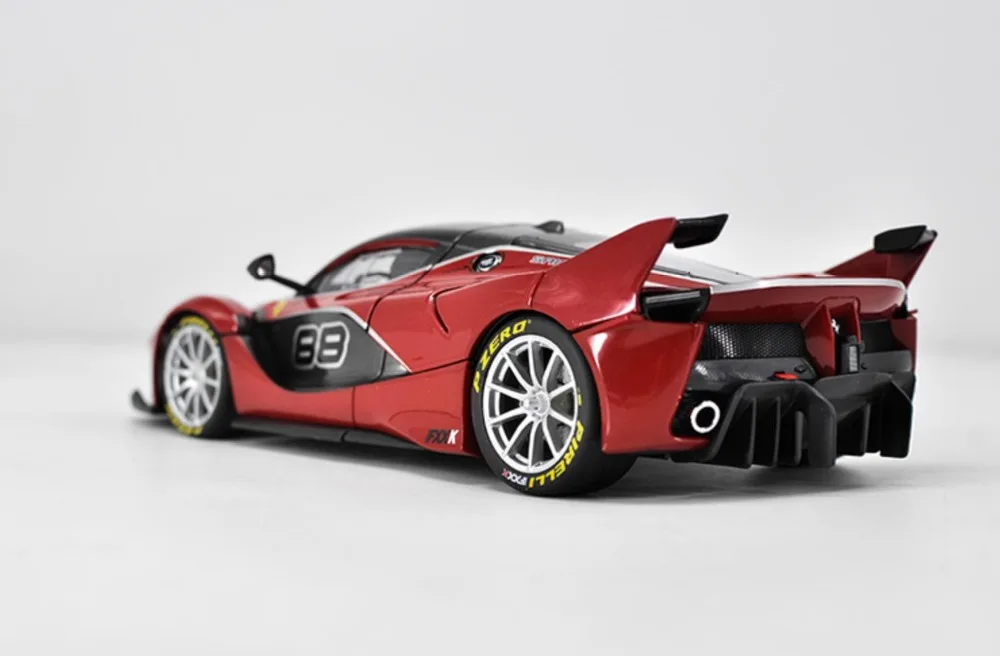 JZ) Bburago 1/18 1:18 Ferrari FXX K спортивный гоночный автомобиль Транспортное средство литье под давлением дисплей Модель игрушки на день рождения для детей мальчиков и девочек