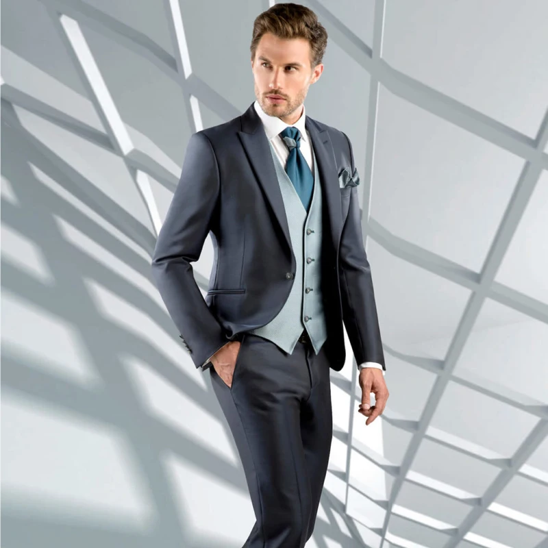 

Мужские блейзеры из трех предметов, официальные смокинги с заостренным лацканом для мужчин, одежда для свадьбы, костюмы с курткой, жилетом и брюками серого цвета