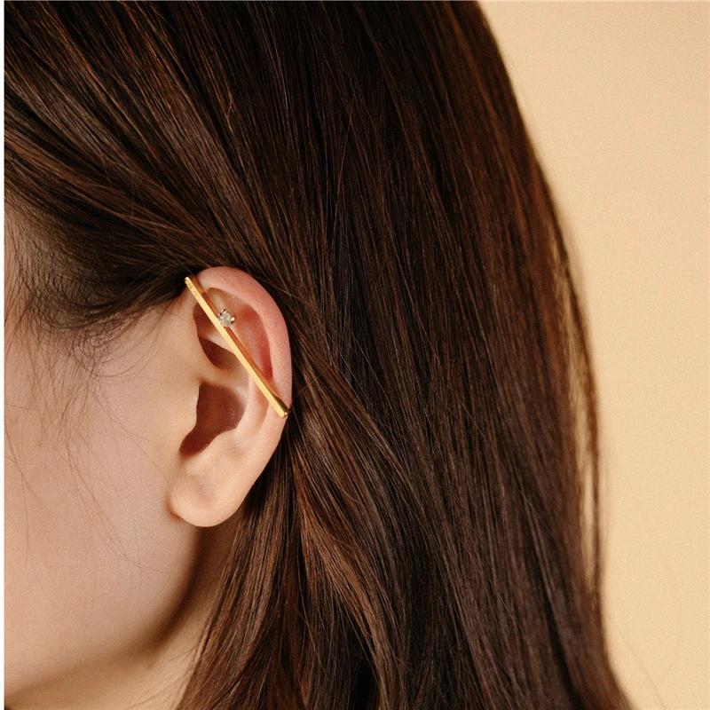 

HUANZHI 2019 New Geometric Font Zircon No Piercings Required Personality Ear Bone Clip Ear hook Jewelry for Women Party Gift