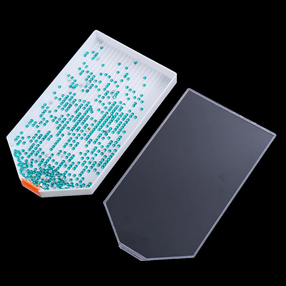 Large Capacity Diamond Painting Tray with Lid Cleaning Brush Drill Plate Cross Stitch Accessorie Nail Art Beading Plates Storage