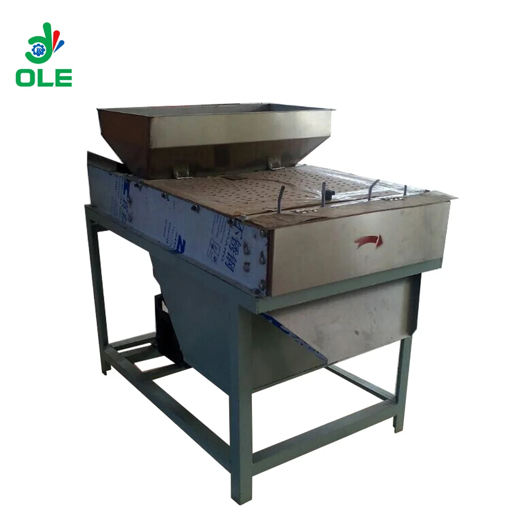 

Medium 400-500kg/h Roast Groundnuts Red Skin Peeling Machine