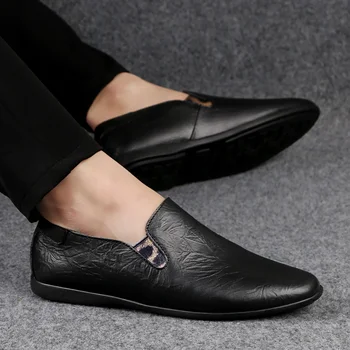 

Men Casual Shoes fashion British Styl Men Loafers outdoor espadrilles Flats Men Slip-On Soft genuine Leather Driving Shoes