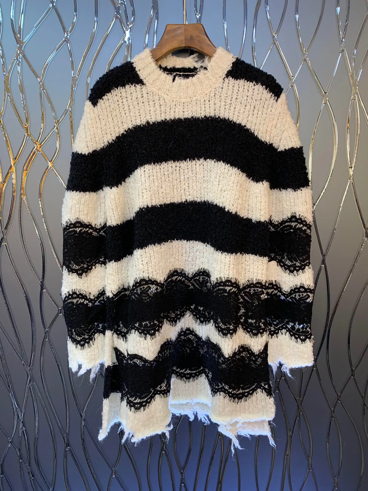 

2019 New Fashion Casual Black and White Stripes Fringe Long Knit Sweater Women