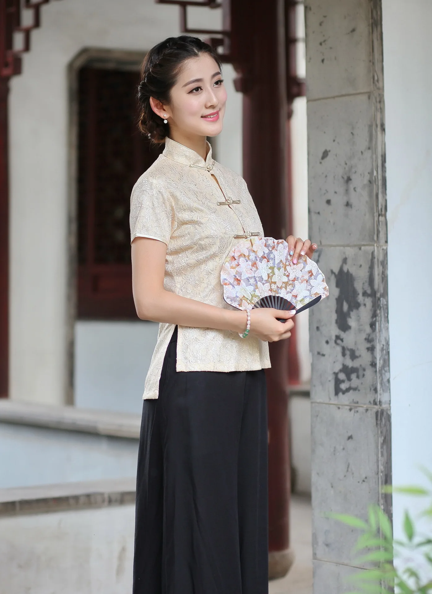 Женская традиционная китайская верхняя одежда Ципао, рубашка для женщин, китайская блуза в стиле чонсам, черная белая кружевная рубашка