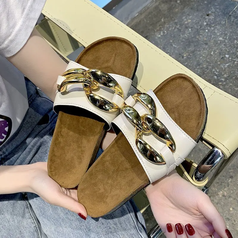 Sandalias decorativas de cadena dorada para mujer, chanclas deslizantes de  gran tamaño con plantilla de corcho cómoda|Zapatillas| - AliExpress
