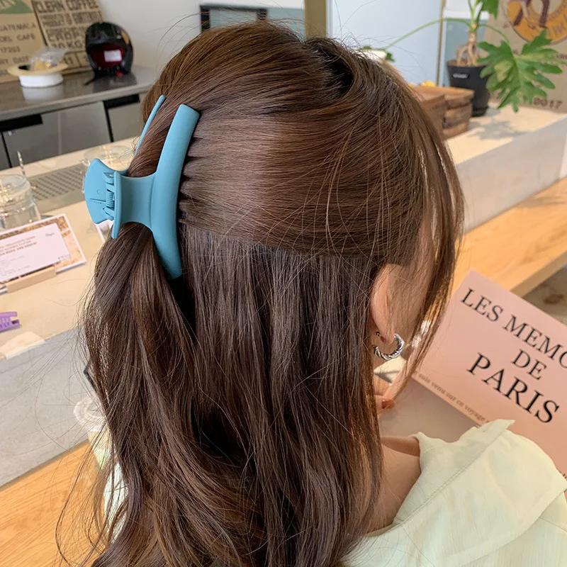 

Hot Korean-style hair Claws headdresses large grasping clips on the back of the head simple Hairpins clips